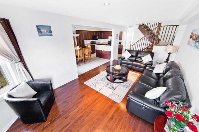 544 Luple Ave, House detached with 3 bedrooms, 3 bathrooms and 3 parking in Oshawa ON | Image 14