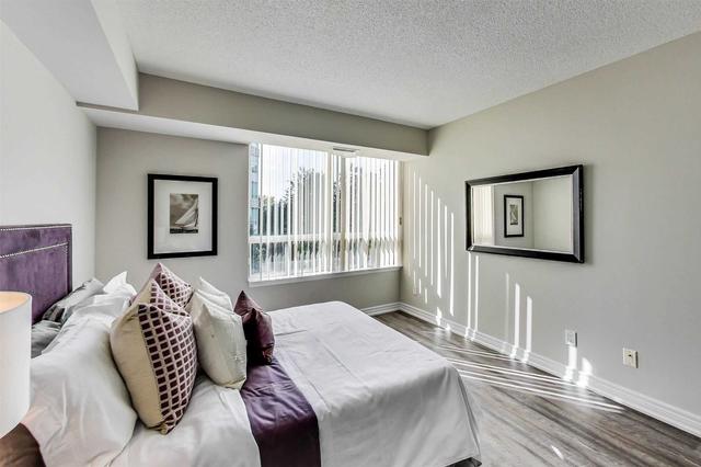 404 - 2 Covington Rd, Condo with 2 bedrooms, 2 bathrooms and 1 parking in Toronto ON | Image 5