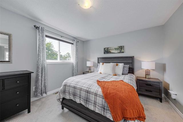 54 Bird St, House detached with 3 bedrooms, 2 bathrooms and 5 parking in Barrie ON | Image 30