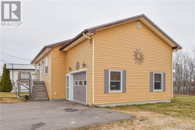 544 Suzanne Street, House detached with 3 bedrooms, 2 bathrooms and null parking in Tracadie NB | Image 3