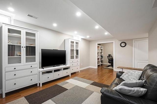 20 Dylan St, House detached with 3 bedrooms, 4 bathrooms and 6 parking in Vaughan ON | Image 24