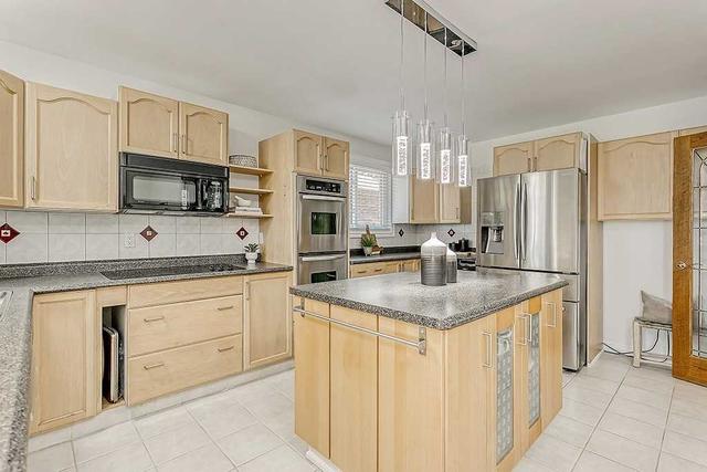 694 Mullin Way, House detached with 4 bedrooms, 2 bathrooms and 4 parking in Burlington ON | Image 5