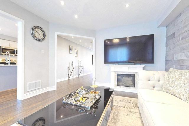 175 Flagstone Way, House semidetached with 3 bedrooms, 3 bathrooms and 4 parking in Newmarket ON | Image 19