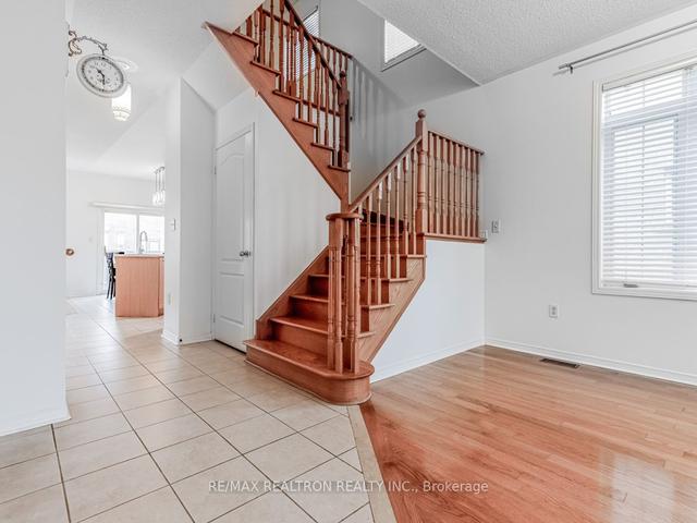 3167 Bentley Dr, House semidetached with 3 bedrooms, 3 bathrooms and 2 parking in Mississauga ON | Image 14