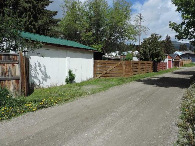 623 6th Ave, House detached with 2 bedrooms, 1 bathrooms and 6 parking in Kimberley BC | Image 7