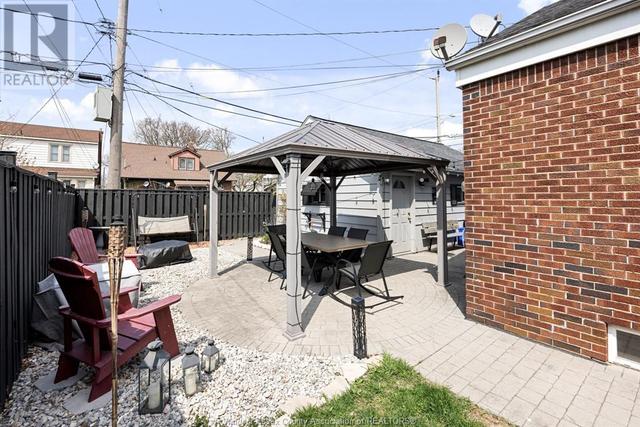 2393 Byng, House detached with 4 bedrooms, 2 bathrooms and null parking in Windsor ON | Image 24