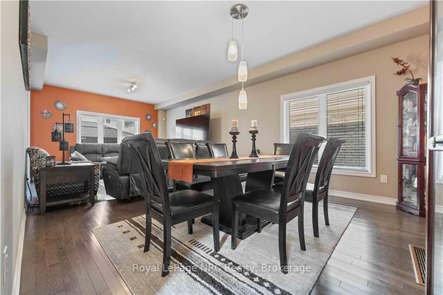 184 Echovalley Dr, House detached with 3 bedrooms, 4 bathrooms and 6 parking in Hamilton ON | Image 3
