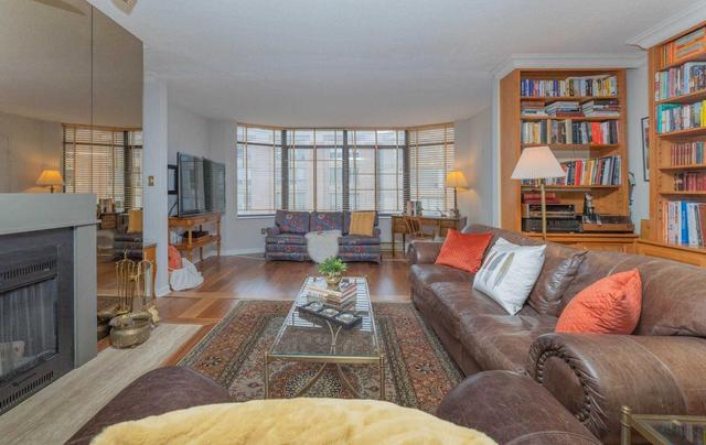 902 - 135 George St, Condo with 2 bedrooms, 2 bathrooms and 1 parking in Toronto ON | Image 1