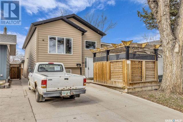 2226 St Patrick Avenue, House detached with 4 bedrooms, 2 bathrooms and null parking in Saskatoon SK | Image 1