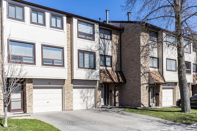 16 - 3345 Silverado Dr, Townhouse with 3 bedrooms, 2 bathrooms and 2 parking in Mississauga ON | Image 1