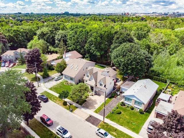 6 Upminster Cres, House detached with 3 bedrooms, 3 bathrooms and 3 parking in Toronto ON | Image 1