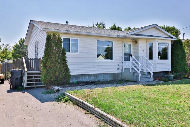 130 e 400 N, House detached with 5 bedrooms, 2 bathrooms and 4 parking in Raymond AB | Image 2