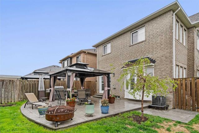 7497 Black Walnut Tr, House detached with 4 bedrooms, 4 bathrooms and 6 parking in Mississauga ON | Image 24