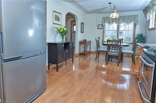 525 Emery Street E, House detached with 2 bedrooms, 2 bathrooms and 5 parking in London ON | Image 17