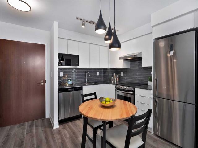 719 - 160 Flemington Rd, Condo with 1 bedrooms, 1 bathrooms and 1 parking in Toronto ON | Image 4