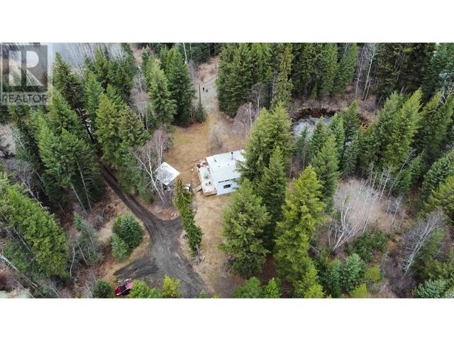 3669 Bradley Creek Road, House detached with 3 bedrooms, 2 bathrooms and null parking in Cariboo H BC | Image 5