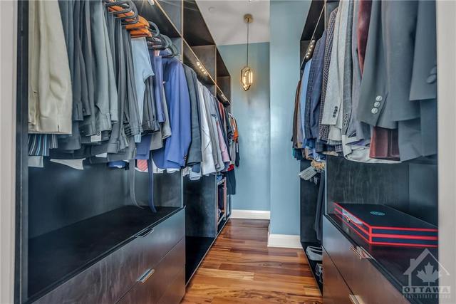 Walk-in closet with built-ins | Image 20