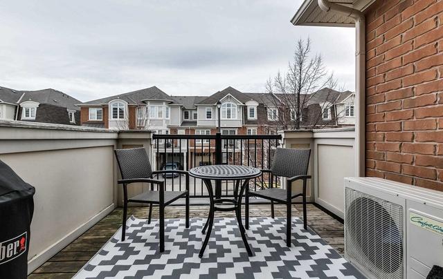 45 Ayers Cres, House attached with 2 bedrooms, 2 bathrooms and 2 parking in Toronto ON | Image 24