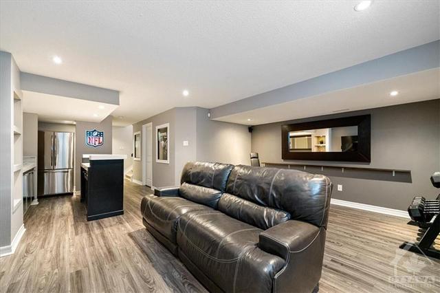 2192 Descartes Street, Townhouse with 3 bedrooms, 4 bathrooms and 3 parking in Ottawa ON | Image 27