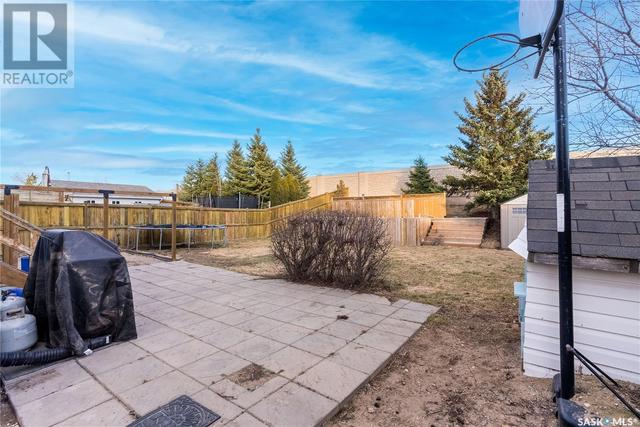415 Kucey Crescent, House detached with 5 bedrooms, 4 bathrooms and null parking in Saskatoon SK | Image 39