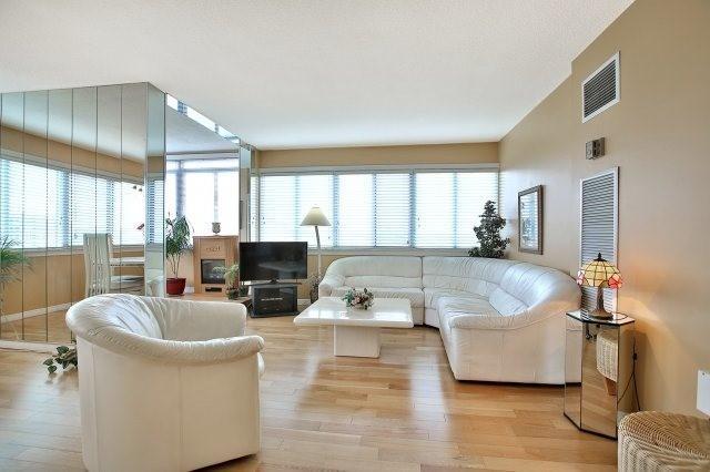 816 - 1320 Mississauga Valley Blvd, Condo with 3 bedrooms, 2 bathrooms and 1 parking in Mississauga ON | Image 4