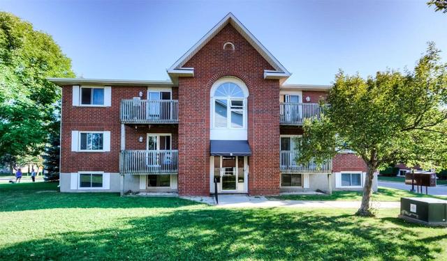 909 - 565 Greenfield Ave, Condo with 2 bedrooms, 1 bathrooms and 1 parking in Kitchener ON | Image 12