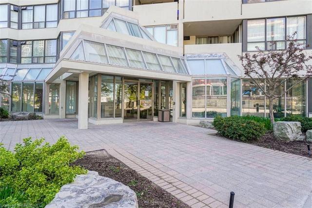 601 - 400 Webb Drive, House attached with 2 bedrooms, 1 bathrooms and 1 parking in Mississauga ON | Image 6
