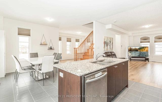 19 Gilford St, House attached with 3 bedrooms, 4 bathrooms and 2 parking in Brampton ON | Image 5