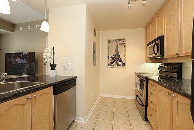 Th 10 - 78 Carr St, Townhouse with 2 bedrooms, 2 bathrooms and 1 parking in Toronto ON | Image 5