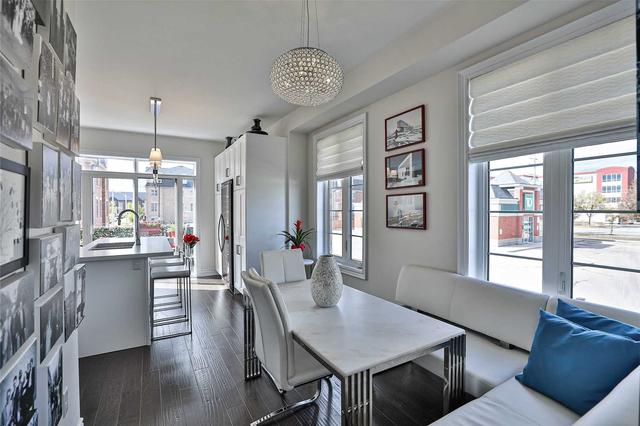 1044b Islington Ave, Townhouse with 3 bedrooms, 4 bathrooms and 2 parking in Toronto ON | Image 2