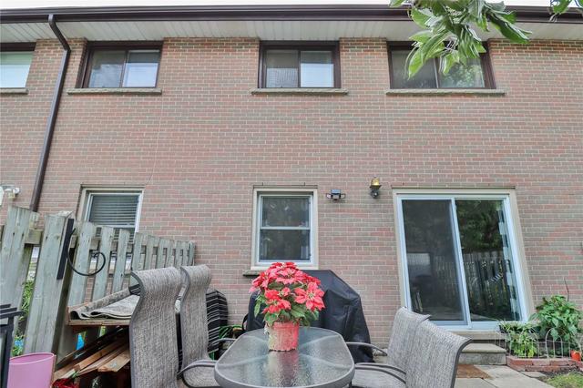11 - 527 Woodlawn Rd E, Townhouse with 3 bedrooms, 2 bathrooms and 1 parking in Guelph ON | Image 37