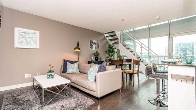 2303 - 155 Legion Rd N, Condo with 1 bedrooms, 2 bathrooms and 1 parking in Toronto ON | Image 2