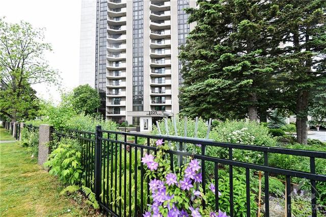 2706 - 1025 Richmond Road, Condo with 2 bedrooms, 2 bathrooms and 2 parking in Ottawa ON | Image 3