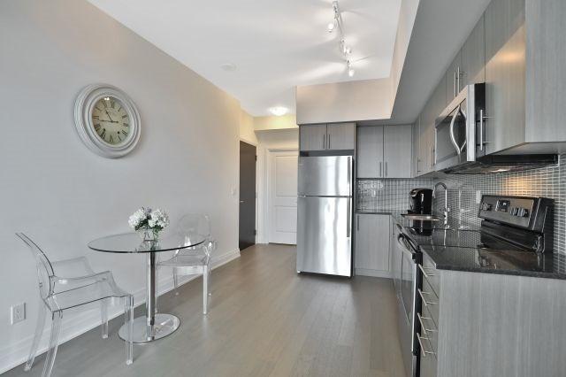 1411 - 55 Speers Rd, Condo with 1 bedrooms, 1 bathrooms and 1 parking in Oakville ON | Image 4