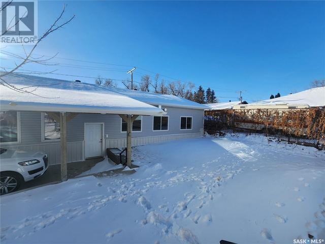 373 3rd Avenue E, House detached with 3 bedrooms, 2 bathrooms and null parking in Melville SK | Image 3