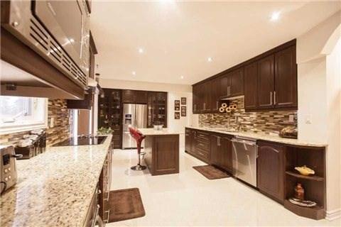 6 Moffatt Ave, House detached with 4 bedrooms, 4 bathrooms and 4 parking in Brampton ON | Image 7