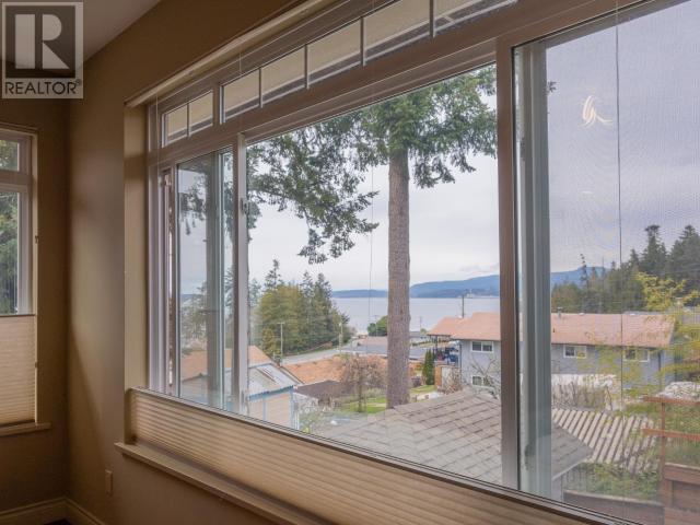 6929 Retaskit Crt, House detached with 5 bedrooms, 4 bathrooms and 2 parking in Powell River BC | Image 40