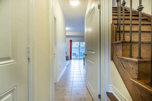 20 Cedar Lake Cres, Townhouse with 3 bedrooms, 3 bathrooms and 2 parking in Brampton ON | Image 30