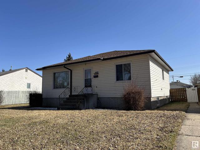 9503 64 Av Nw, House detached with 5 bedrooms, 2 bathrooms and null parking in Edmonton AB | Image 4