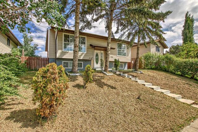1148 Falconridge Drive Ne, House detached with 5 bedrooms, 2 bathrooms and 4 parking in Calgary AB | Image 1