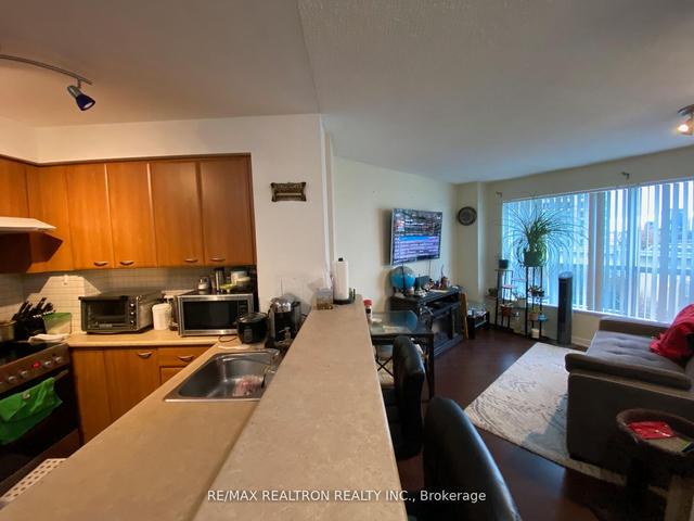 606 - 38 Lee Centre Dr, Condo with 1 bedrooms, 1 bathrooms and 1 parking in Toronto ON | Image 6