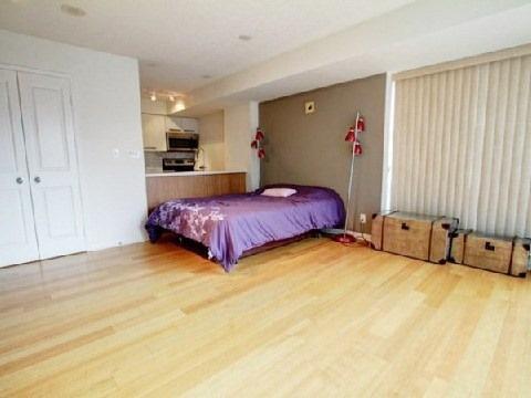 619 - 11 St Joseph St, Condo with 1 bedrooms, 1 bathrooms and null parking in Toronto ON | Image 10