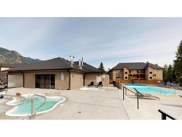 426 D   400 Bighorn Boulevard, Condo with 3 bedrooms, 3 bathrooms and null parking in Radium Hot Springs BC | Image 72