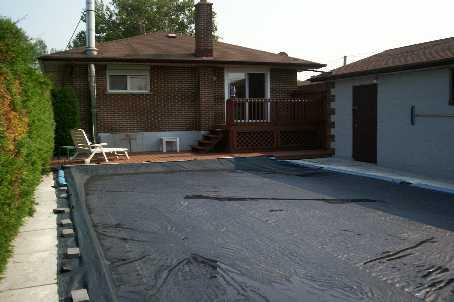 648 Cartier Ave, House detached with 3 bedrooms, 1 bathrooms and 6 parking in Oshawa ON | Image 9