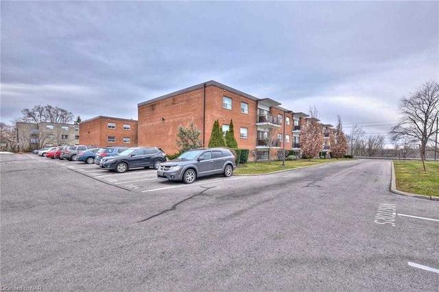 304 - 242 Oakdale Ave, Condo with 2 bedrooms, 1 bathrooms and 1 parking in St. Catharines ON | Image 10
