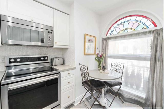 31 Belmont St, House attached with 2 bedrooms, 2 bathrooms and 0 parking in Toronto ON | Image 22