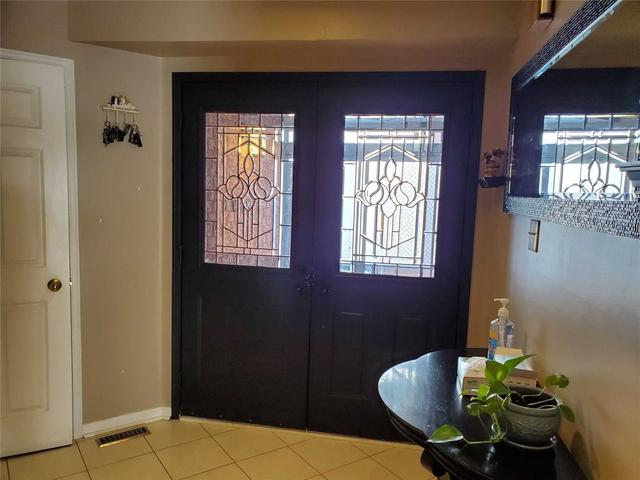 19 Lauraglen Cres, House semidetached with 4 bedrooms, 4 bathrooms and 5 parking in Brampton ON | Image 22