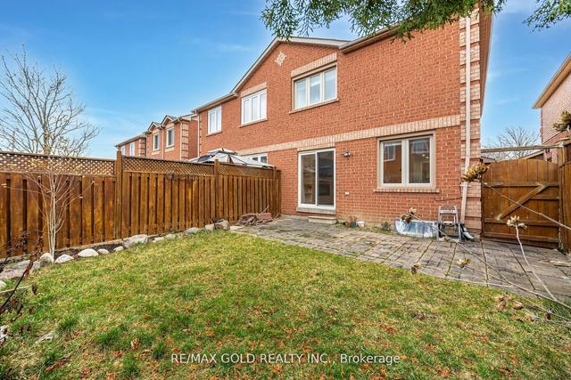 16 Ripley Cres, House attached with 3 bedrooms, 4 bathrooms and 3 parking in Brampton ON | Image 27