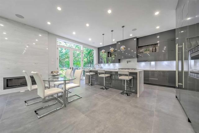 30 Plateau Cres, House detached with 4 bedrooms, 6 bathrooms and 6 parking in Toronto ON | Image 5