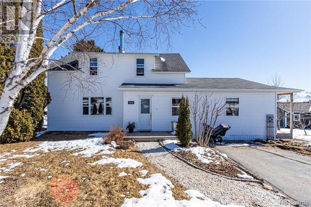 1635 Riverside Drive, House detached with 4 bedrooms, 2 bathrooms and null parking in Bathurst NB | Image 1
